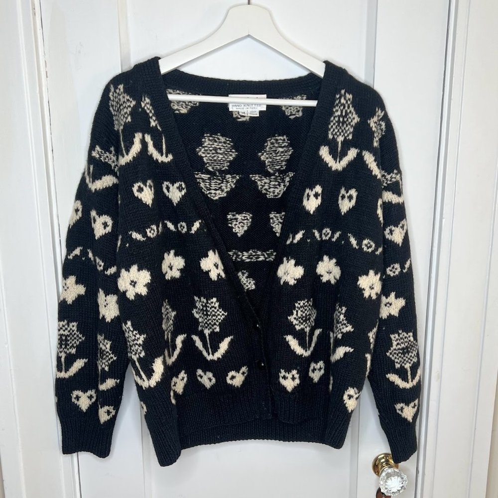 Vintage 100% Wool Hand Knit Cardigan Hearts/Flowers Bordado - L